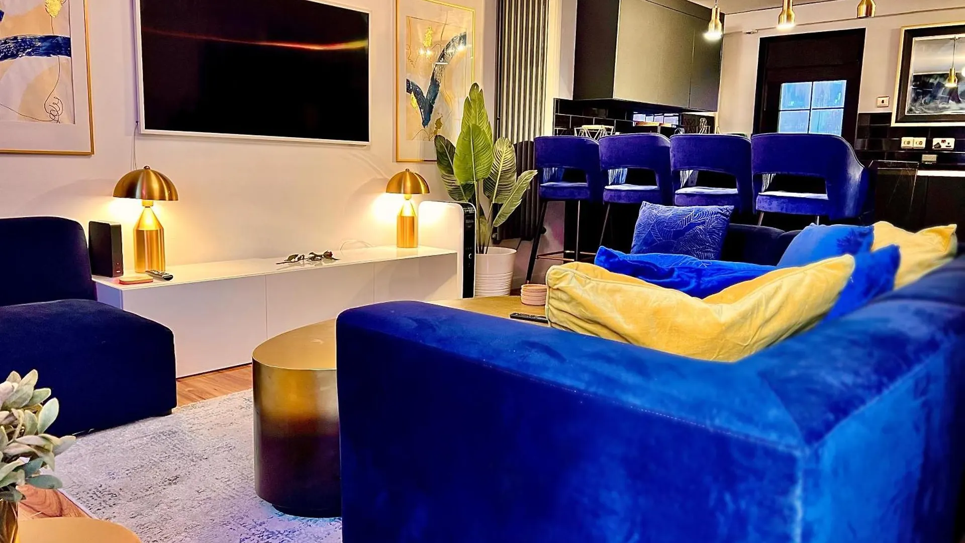 Apartment Stunning 2 Bed Apartment, In The Heart Of Exeter! United Kingdom